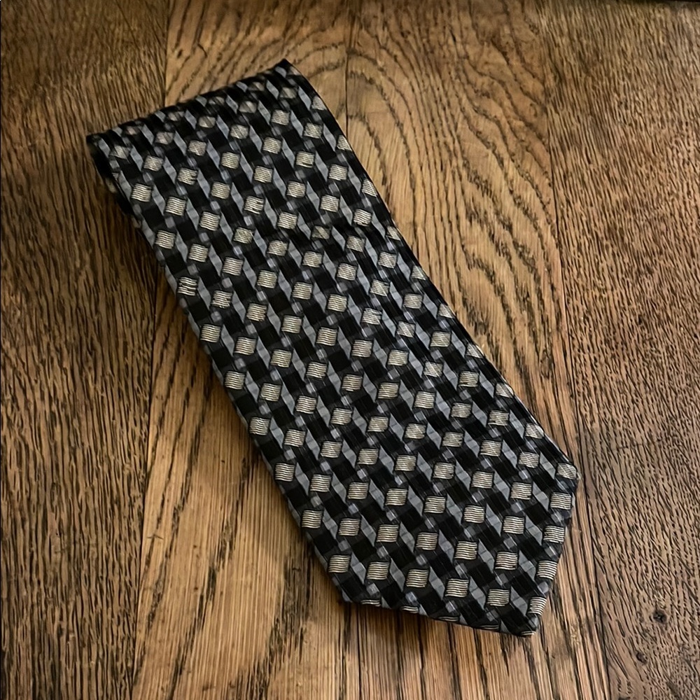 Sophisticated Black and Gray Geometric Tie